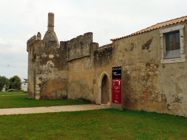 GALERIA MUNICIPAL DO CASTELO DE PIRESCOUXE 