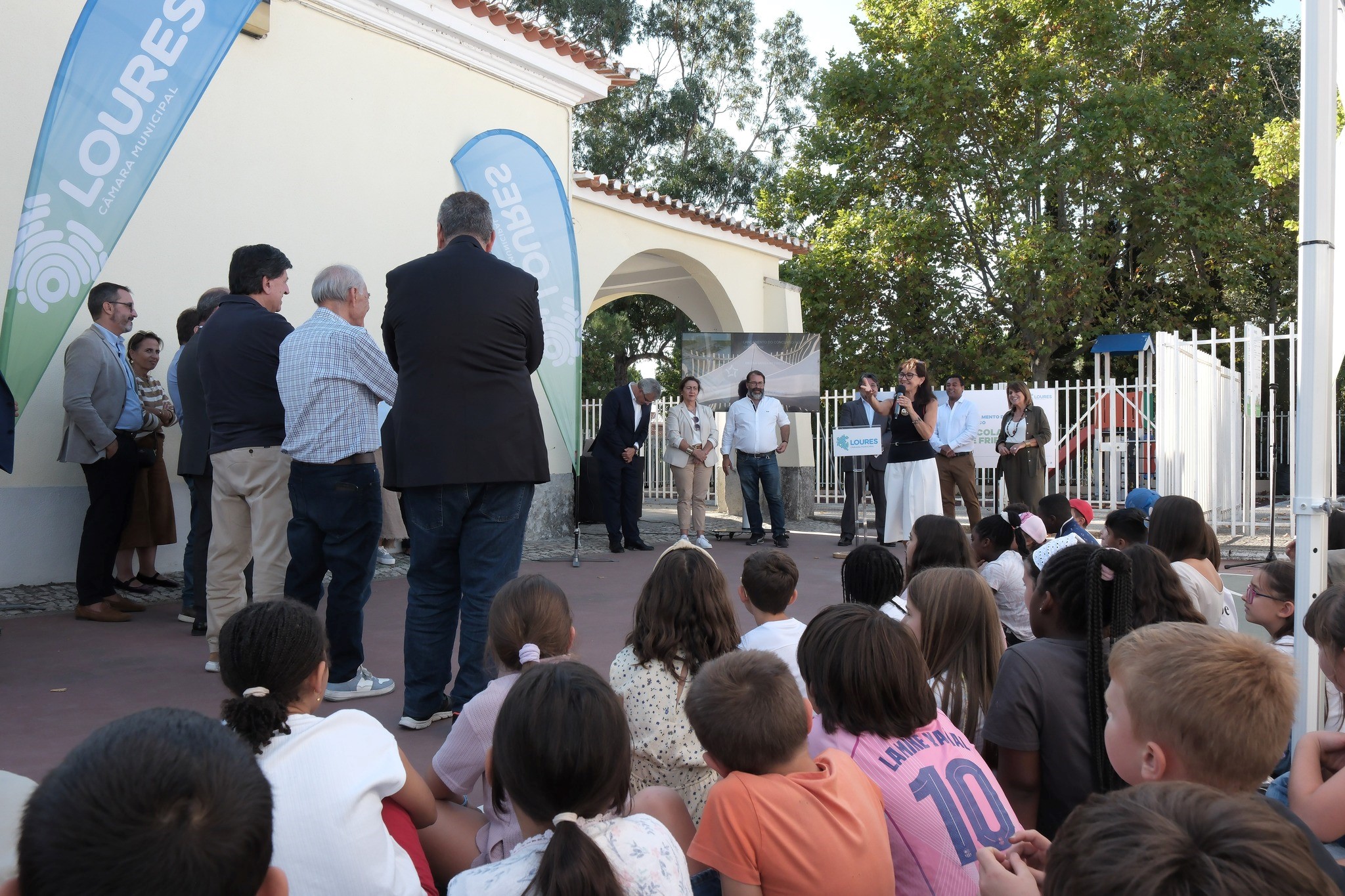 Lançado concurso público_nova escola_Frielas_2