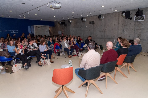 O papel_bibliotecas escolares na era do deepfake_1_peq